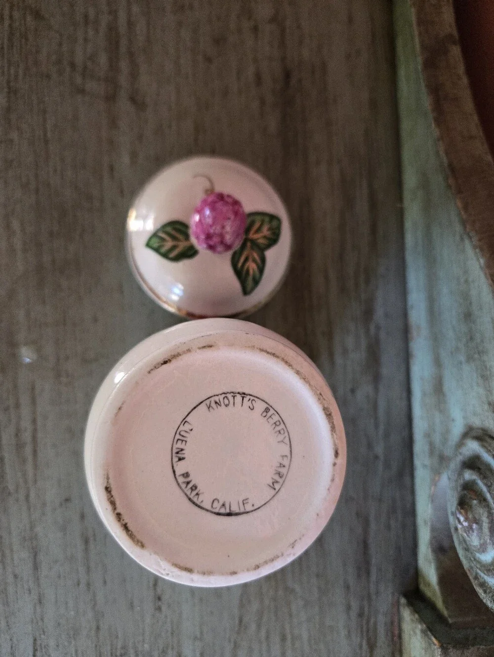 Vintage Knott's Berry Farm Covered Jam Pot Excellent
